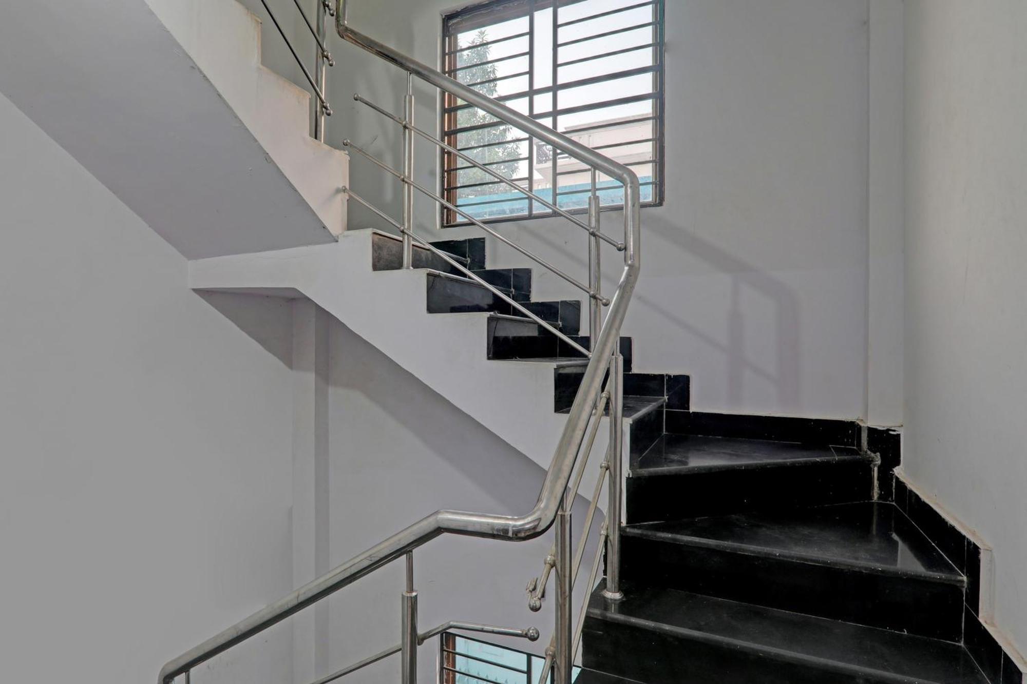 Hotel O Cz Inn Лакхнау Экстерьер фото